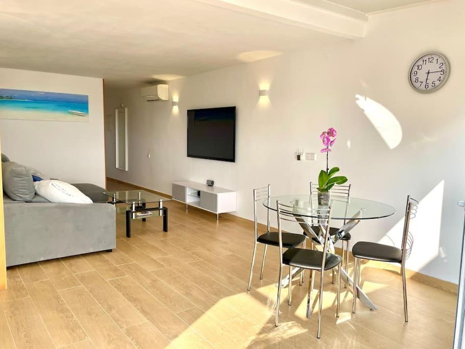 Modern Penthouse With Big Terrace Apartment Кастел Пладжа де Аро Екстериор снимка