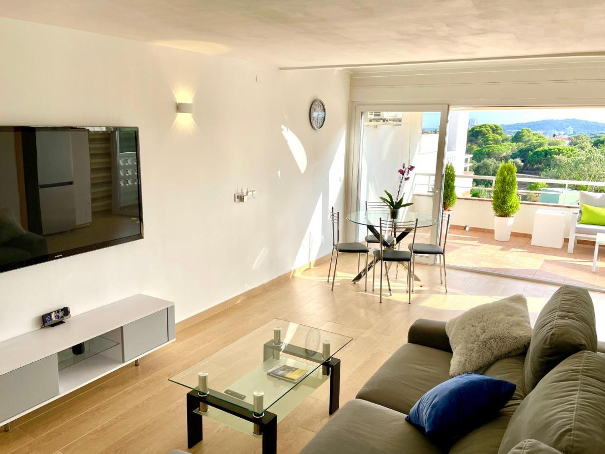 Modern Penthouse With Big Terrace Apartment Кастел Пладжа де Аро Екстериор снимка
