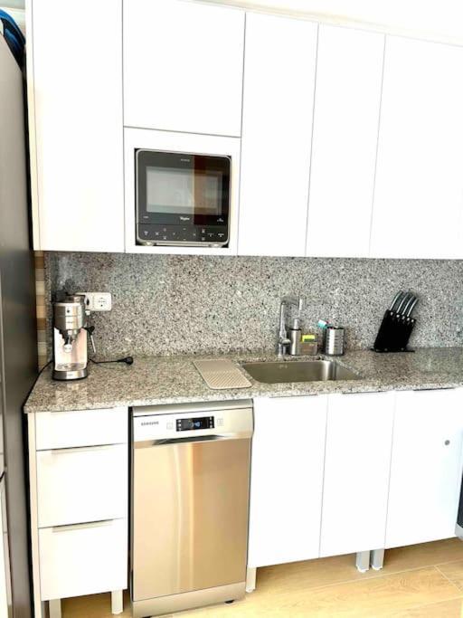 Modern Penthouse With Big Terrace Apartment Кастел Пладжа де Аро Екстериор снимка